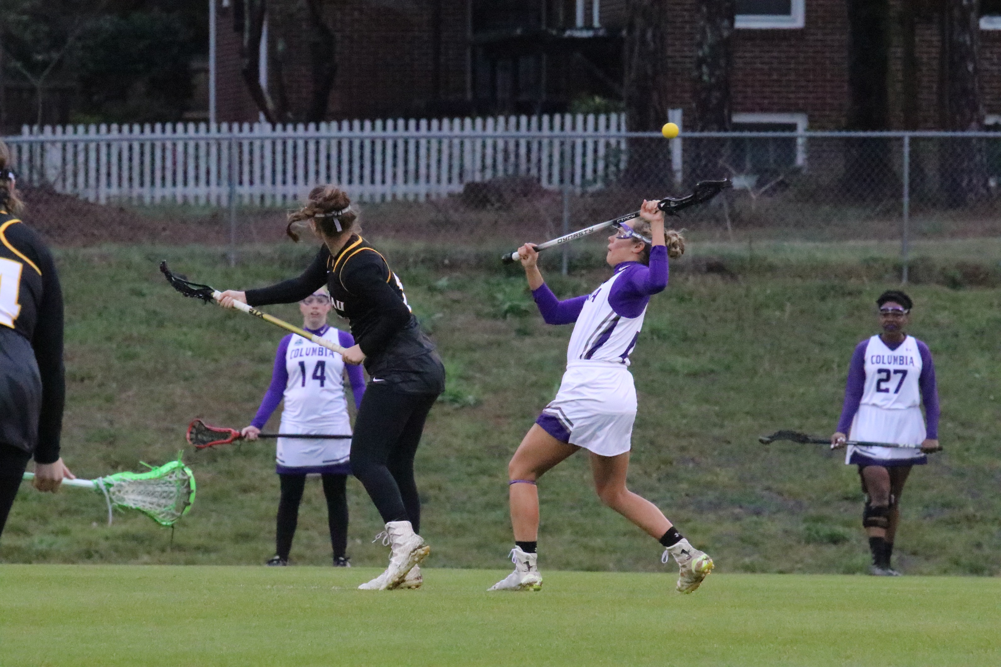 Lacrosse Opens Season 1-1 in Conference Play