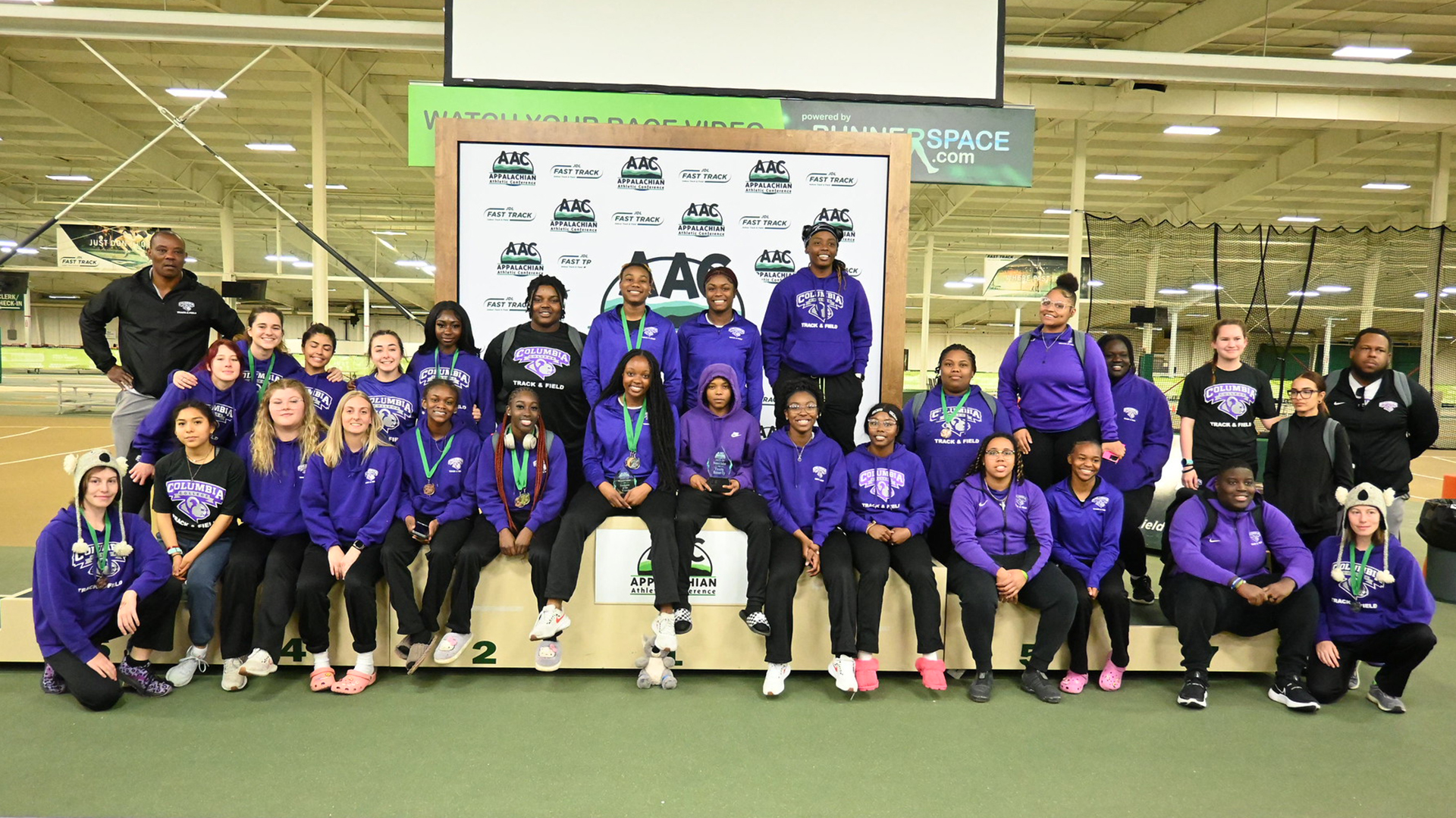 Women's Indoor Track and Field Takes Second, Men Take Fourth at AAC Championships