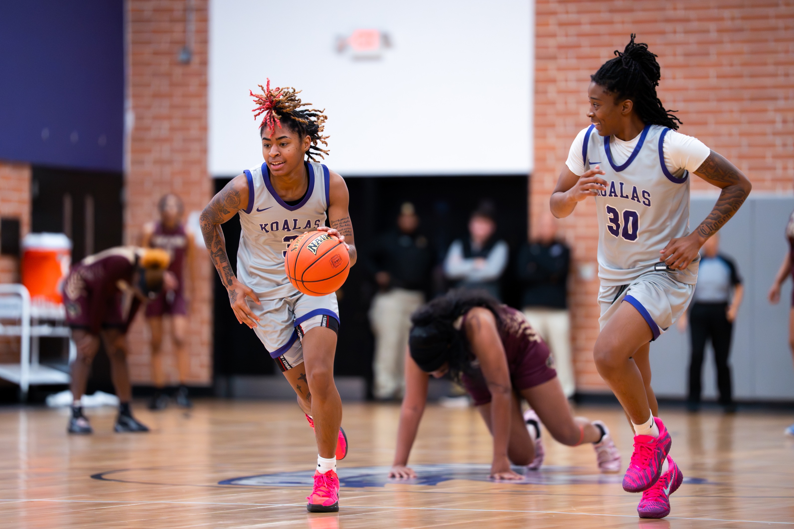 Guards Tameah Gaddis & Sunshine Lowe, courtesy of Chazz Nevils